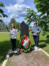 ВЕТЕРАНЫ ПРИКАМЬЯ ПОЧТИЛИ ПАМЯТЬ ВОИНОВ 21-ОЙ ПЕРМСКОЙ КРАСНОЗНАМЁННОЙ СТРЕЛКОВОЙ ДИВИЗИИ В ГОРОДЕ ЛОДЕЙНОЕ ПОЛЕ
