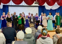 В концертном зале Пожвинского Дома культуры прошел отчетный концерт народного коллектива Оркестра русских народных инструментов имени И. Ивановой 