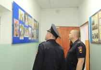 В Кудымкаре сотрудники полиции и общественники организовали выставку фотографий «Мозаика семейного счастья»