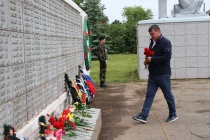 22 июня состоялась церемония возложения цветов на Мемориале Славы, посвященной Дню памяти и скорби