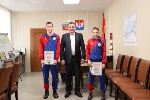 Глава Юсьвинского муниципального округа Николай Никулин вручил Благодарственные письма гиревикам