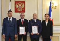 Исполком Народного фронта отметил двух прикамцев благодарственными письмами за помощь жителям Донбасса
