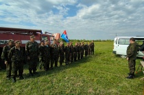 Пожарные муниципальной пожарной охраны помогают нашим военнослужащим