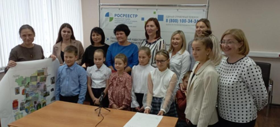 Команда Прикамского Росреестра и филиала Кадастровой палаты приняла участие в общероссийском Семейном дне знаний
