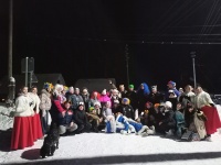 Работники Купросского Дома культуры провели в новогоднюю ночь-развлекательную программу "С Новым годом, друзья!"